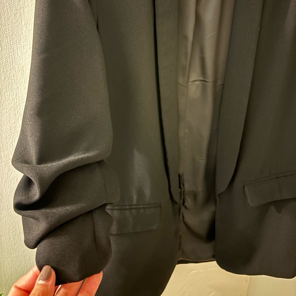 Stradivarius Black Blazer - Picture 2 of 4